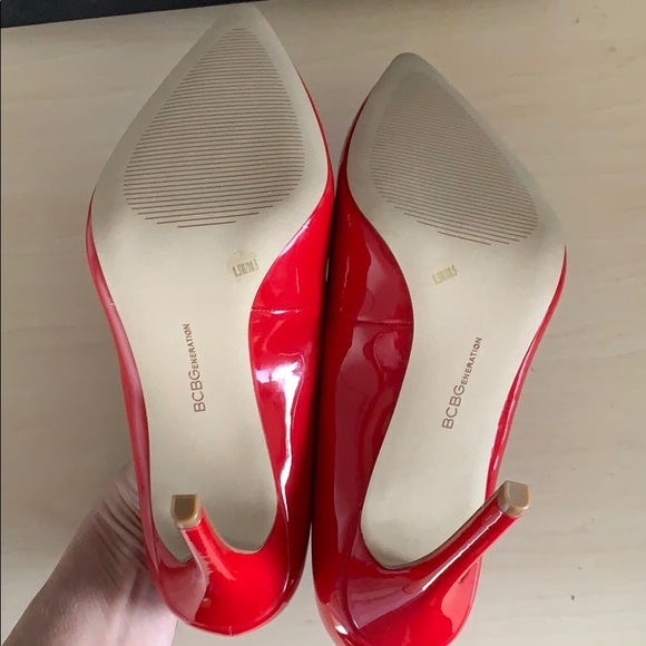 SOLD- NIB BCBG pumps BBC - Picture 5 of 6